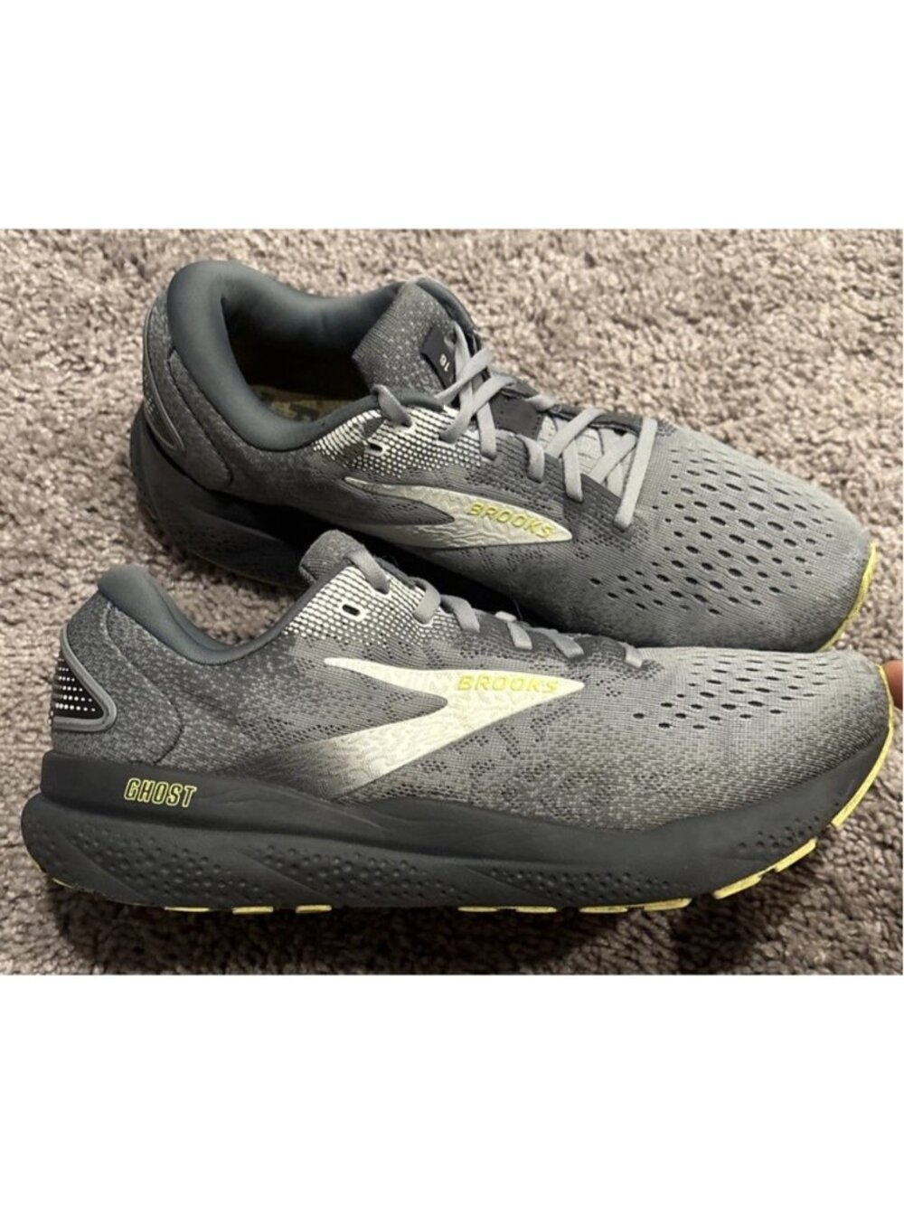 BROOKS GHOST 16 Mens Running Shoes/Sneakers Size 9.5. Grey/Black/Yellow
